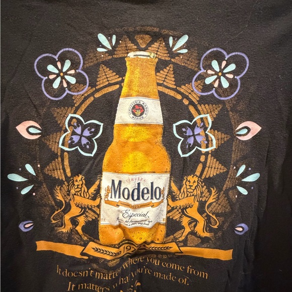 Modelo Cropped Logo Tee - Picture 5 of 5